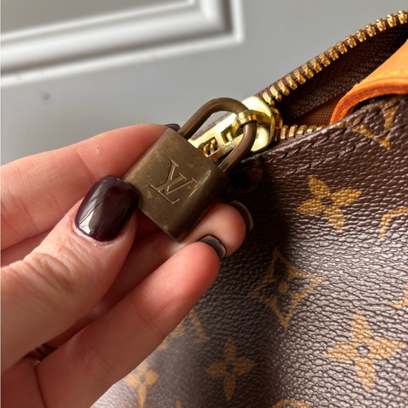 LV Keepall - Authentic - Picture 2 of 9